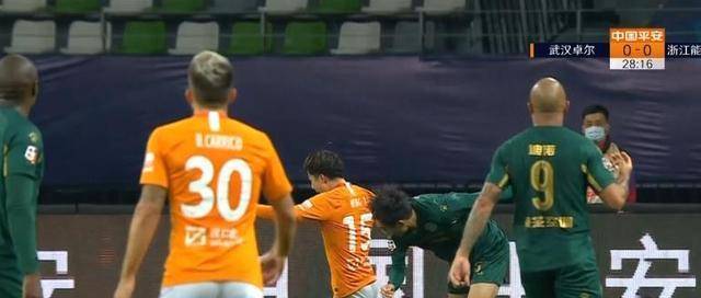 ewc电竞世界杯- 巴黎队长涉嫌犯规引发争议  